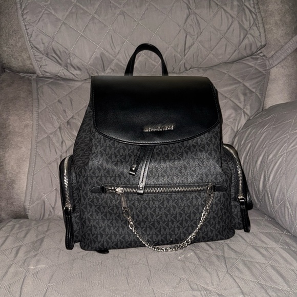 Michael Kors, backpack and matching wallet - Picture 5 of 7